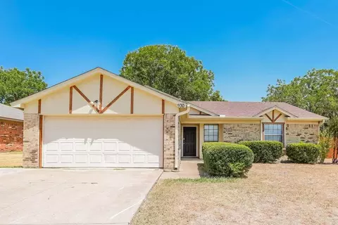 500 Greenway Dr, Saginaw, TX 76179