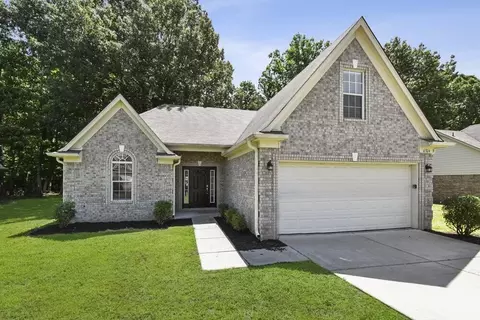 6304 Kingsview Dr, Horn Lake, MS 38637