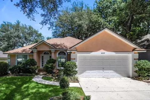 6119 Winding Bridge Dr, Jacksonville, FL 32277