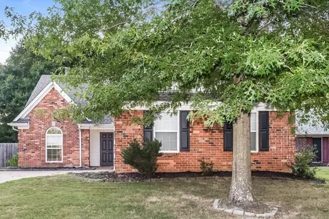 5521 Milton Ridge Dr, Arlington, TN 38002