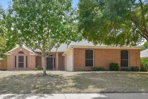105 Princeton Cir, Forney, TX 75126
