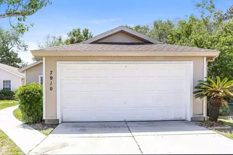 7910 Cherry Blossom Dr S, Jacksonville, FL 32216
