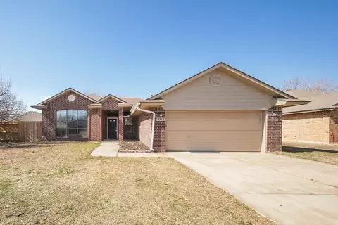 3713 Shannon Dr, Moore, OK 73160