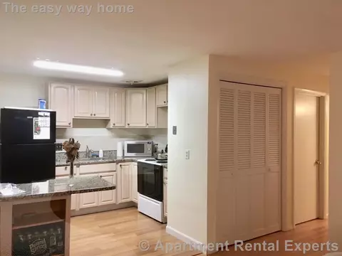1 Colonial Village Dr #10, Arlington, MA 02474