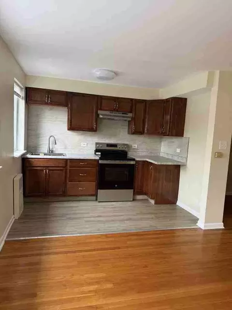 6931 North Ave, Oak Park, IL 60302