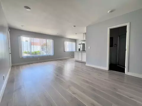 925 E 5th St, Long Beach, CA 90802 photo 3