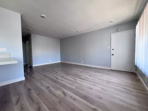 925 E 5th St, Long Beach, CA 90802 photo 2