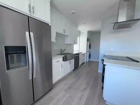 925 E 5th St, Long Beach, CA 90802 photo 4