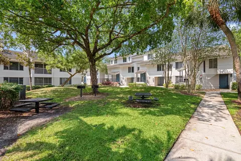 1171 Lakepointe Lndg, Plantation, FL 33322 photo 11