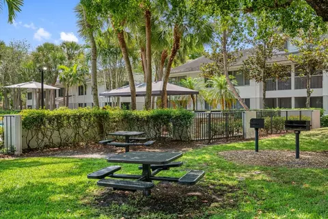 1171 Lakepointe Lndg, Plantation, FL 33322 photo 15