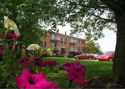 5326 Lees Crossing Dr, Monfort Heights, OH 45239