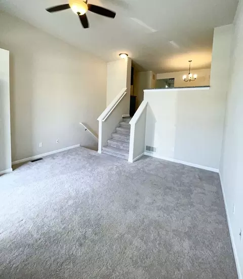 8108 Williamstown Dr, Utica, MI 48316