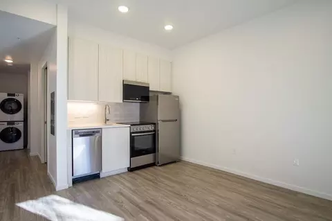 5785 N Greeley Ave, Portland, OR 97217