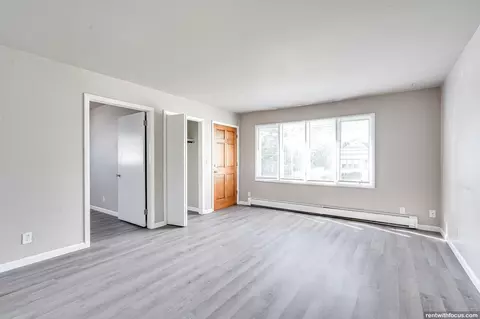 1214 Mount Vernon St, Oshkosh, WI 54901