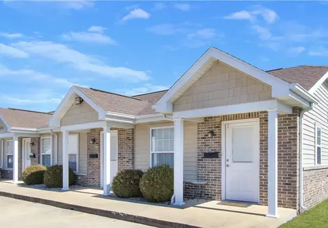 1301 Arthur Ave, Charleston, IL 61920