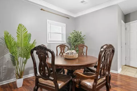 18 W 40th St, Bayonne, NJ 07002