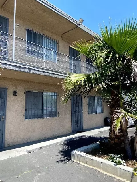 107 E 65th St, Los Angeles, CA 90003