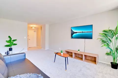 2111 Richmond Hwy, Arlington, VA 22202