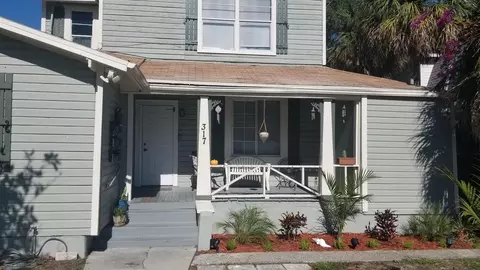 317 E Tarpon Ave, Tarpon Springs, FL 34689