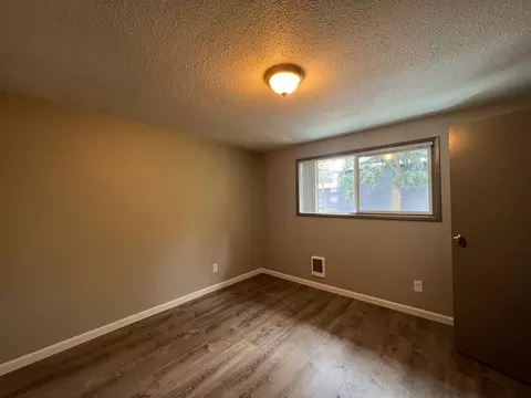 621 NE 162nd Ave, Portland, OR 97230