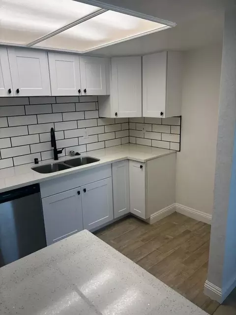 2818 2852 W Avenue K-8, Lancaster, CA 93536