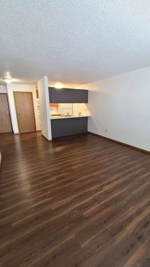 1602 47th St S, Fargo, ND 58103