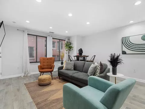 1425 P St NW, Washington, DC 20005 photo 2