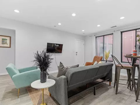 1425 P St NW, Washington, DC 20005 photo 3