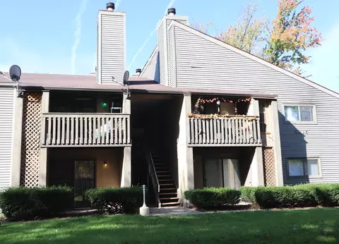3335 Jonis Cir, Lansing, MI 48906 photo 3