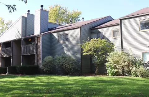 3335 Jonis Cir, Lansing, MI 48906 photo 2