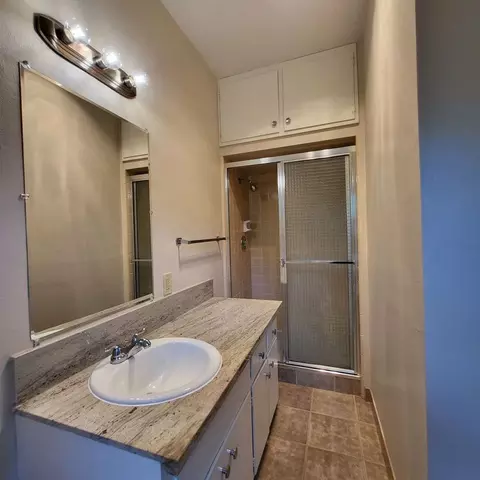 4460 63rd St, Sacramento, CA 95820