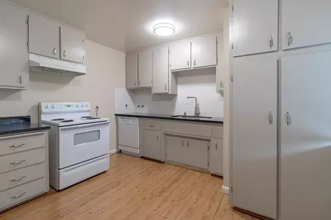 4460 63rd St, Sacramento, CA 95820