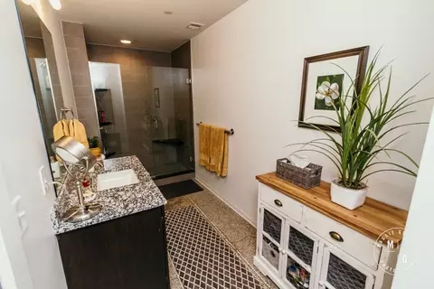 604 Locust St, Des Moines, IA 50309 photo 28