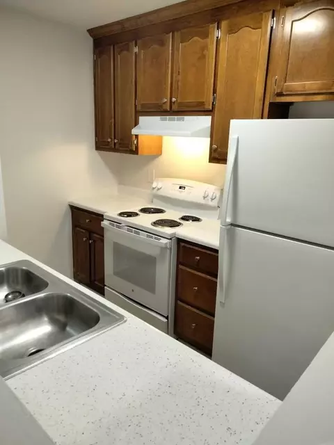 300-332 300-332 Commonwealth Court 2427 Peyton Dr, Charlottesville, VA 22901 photo 3