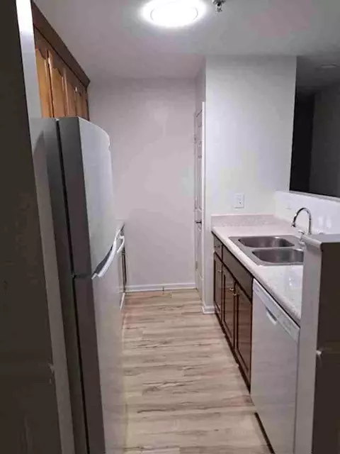 300-332 300-332 Commonwealth Court 2427 Peyton Dr, Charlottesville, VA 22901 photo 4