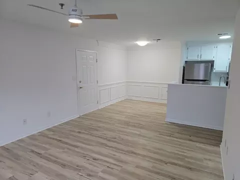 300-332 300-332 Commonwealth Court 2427 Peyton Dr, Charlottesville, VA 22901 photo 8