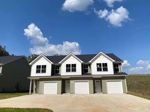 943 Center Rd, Clarksville, TN 37042