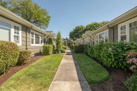 2310 NE Weidler St, Portland, OR 97232