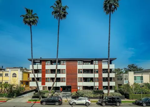 310 N Crescent Dr, Beverly Hills, CA 90210