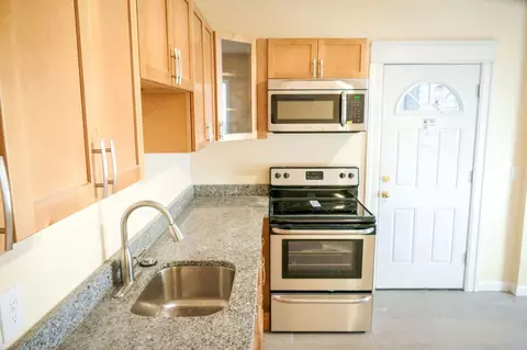 113 Elm St, Worcester, MA 01609