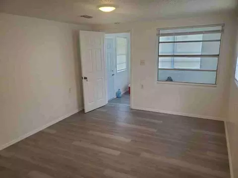 301 SW 3rd Ter, Mulberry, FL 33860