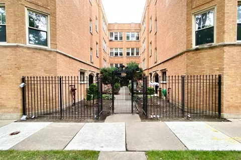 2450 W Wilson Ave, Chicago, IL 60625