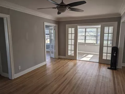 127 E 46th St, Kansas City, MO 64112