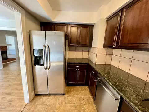 127 E 46th St, Kansas City, MO 64112
