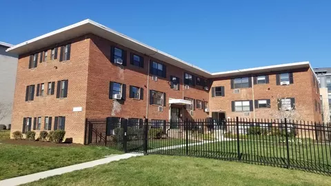 1215 N Quinn St, Arlington, VA 22209