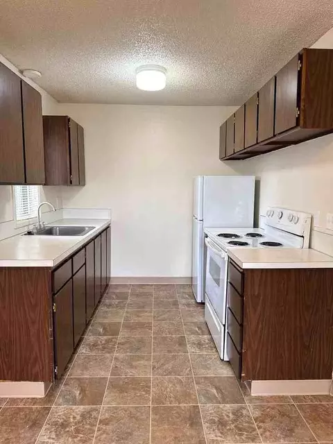 4810 Sunnyside Rd SE, Salem, OR 97302