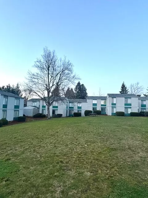 4810 Sunnyside Rd SE, Salem, OR 97302