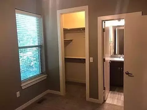 719 N Oakland Ave, Fayetteville, AR 72701