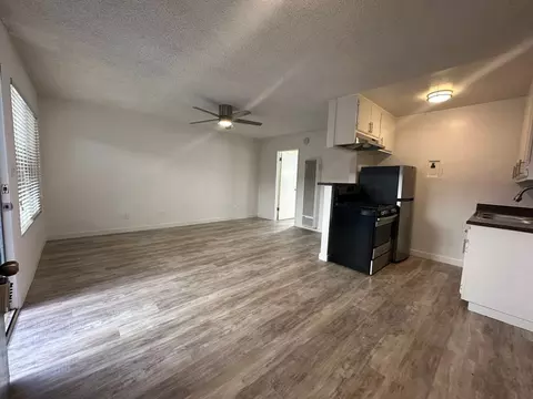 12939 Bonaparte Ave, Los Angeles, CA 90066
