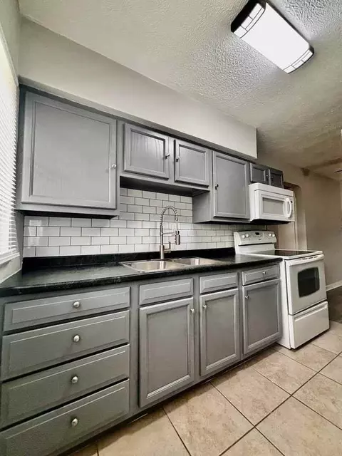 523 Hadley Ave, Kettering, OH 45419